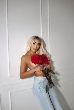 Victoria Fox