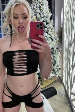 Lola Taylor